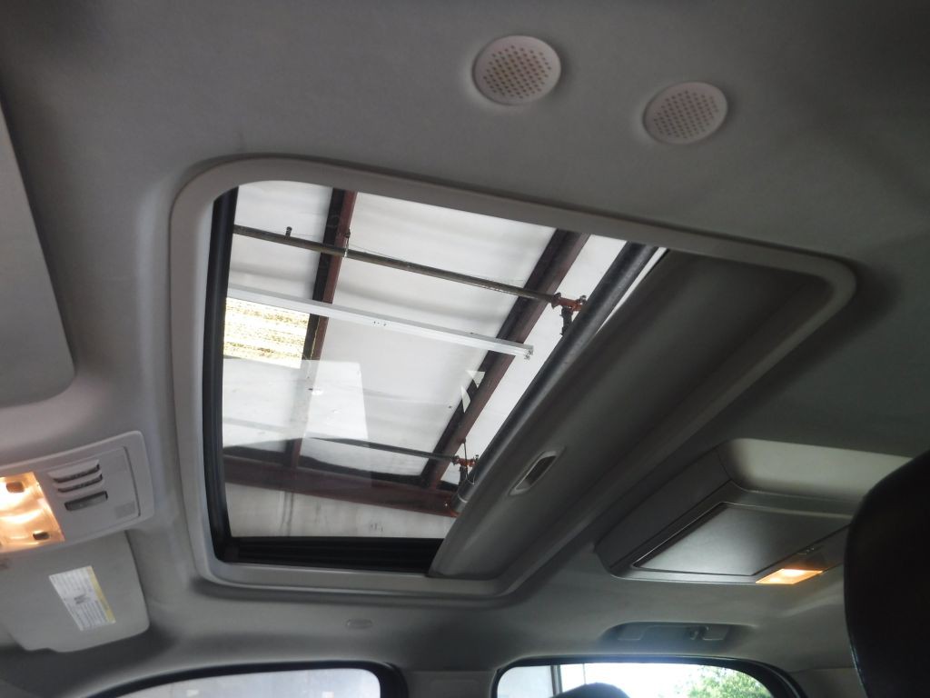 2011 Cadillac Escalade Image 50