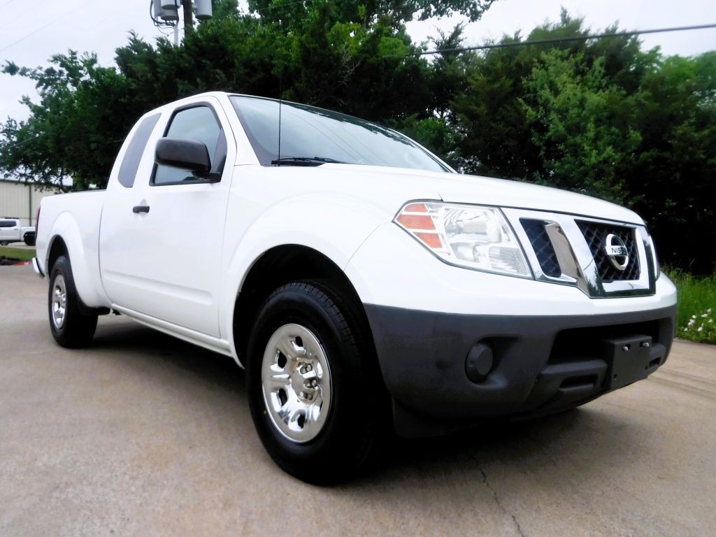 2016 Nissan Frontier Image 3
