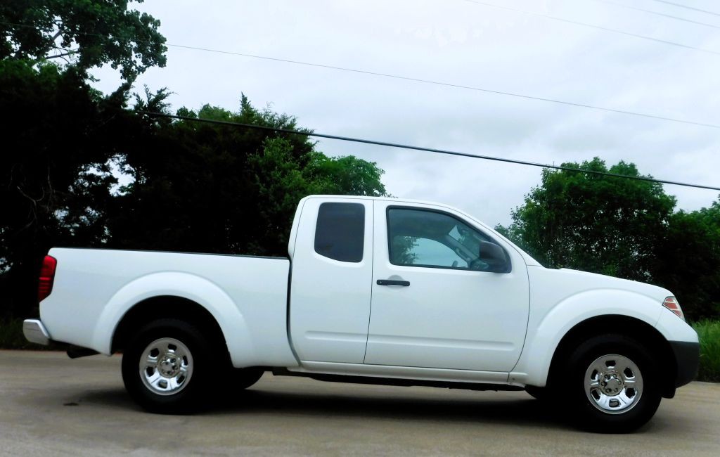 2016 Nissan Frontier Image 5