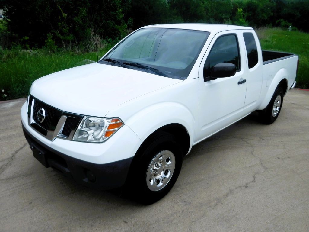 2016 Nissan Frontier Image 9