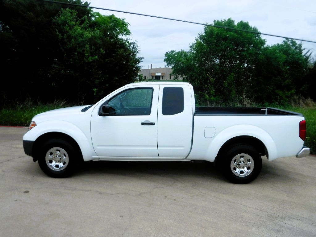 2016 Nissan Frontier Image 11