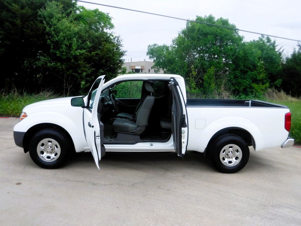 2016 Nissan Frontier Image 13