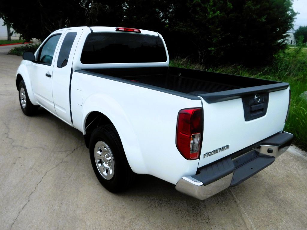 2016 Nissan Frontier Image 14