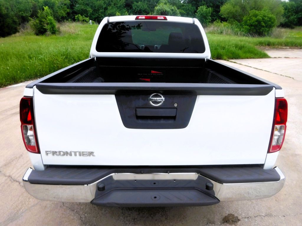 2016 Nissan Frontier Image 18