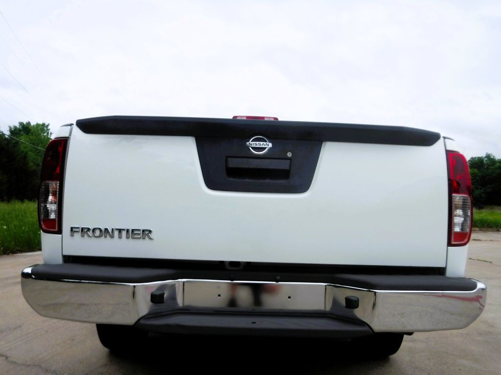 2016 Nissan Frontier Image 19