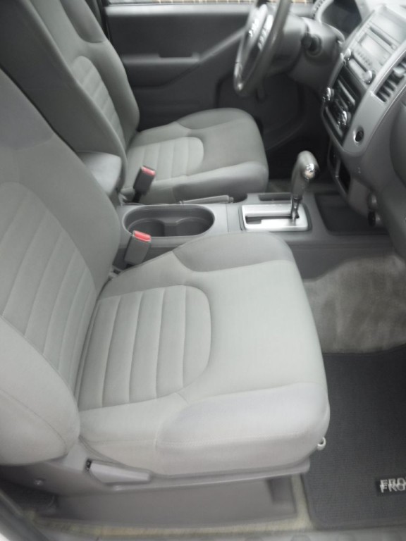 2016 Nissan Frontier Image 28