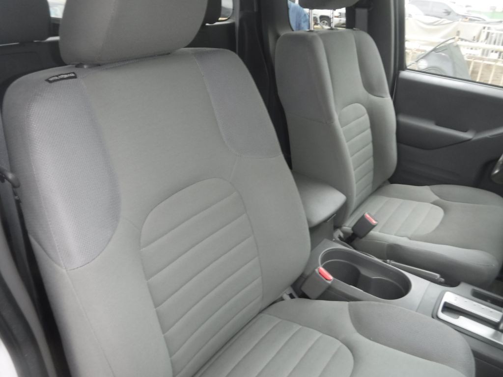 2016 Nissan Frontier Image 30