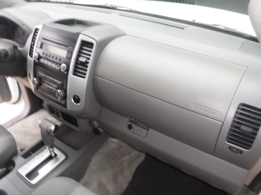2016 Nissan Frontier Image 32