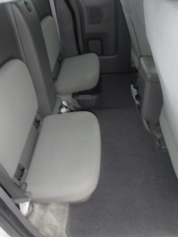 2016 Nissan Frontier Image 34