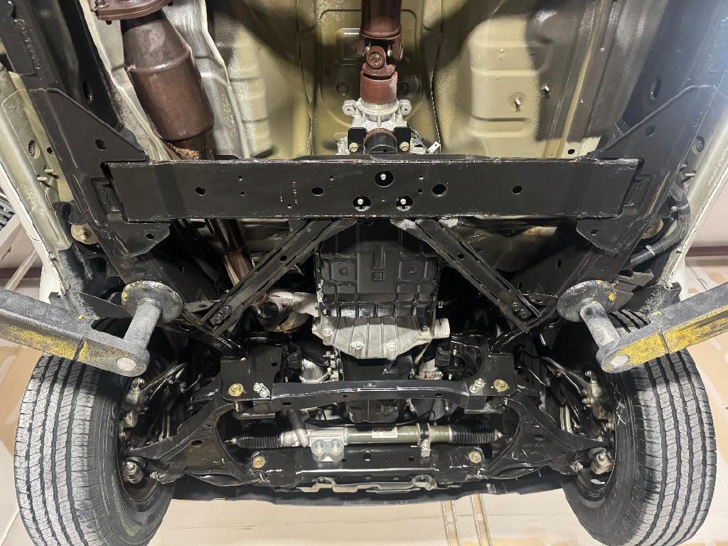 2016 Nissan Frontier Image 43