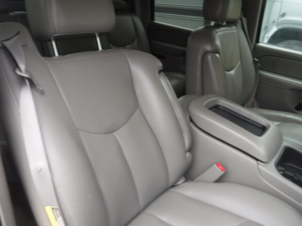 2006 Chevrolet Avalanche Image 3