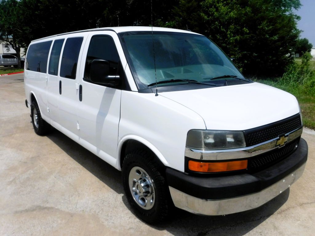 2014 Chevrolet Express Image 2