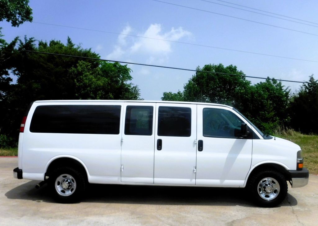 2014 Chevrolet Express Image 4