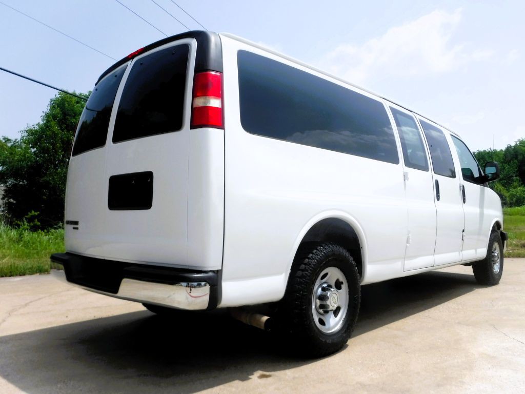 2014 Chevrolet Express Image 8