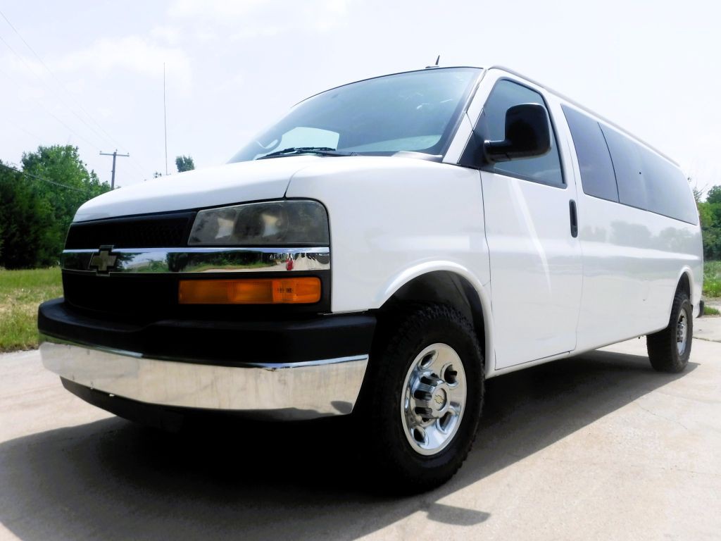 2014 Chevrolet Express Image 10