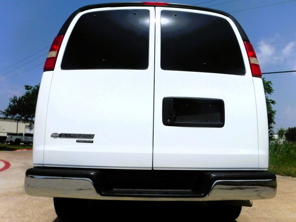 2014 Chevrolet Express Image 18