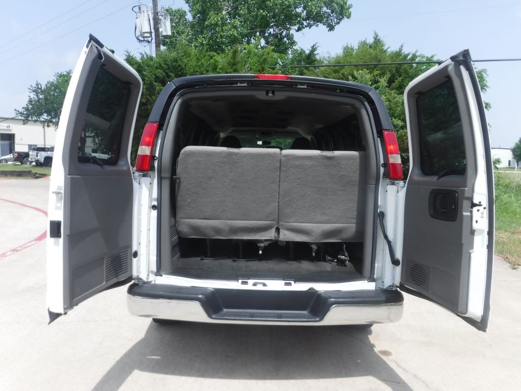2014 Chevrolet Express Image 19
