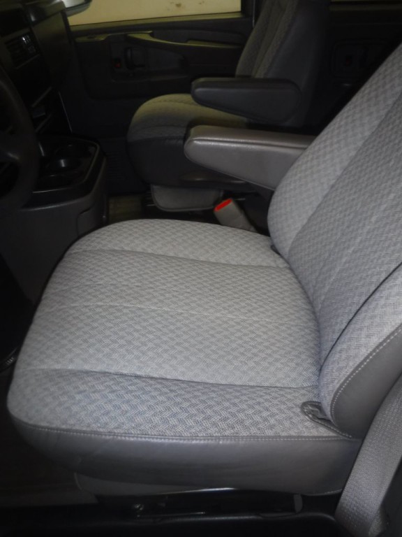 2014 Chevrolet Express Image 26
