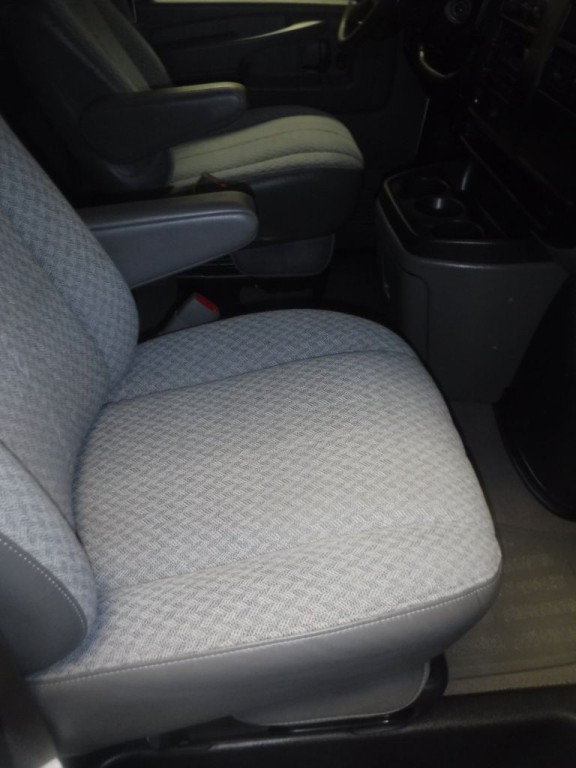 2014 Chevrolet Express Image 27