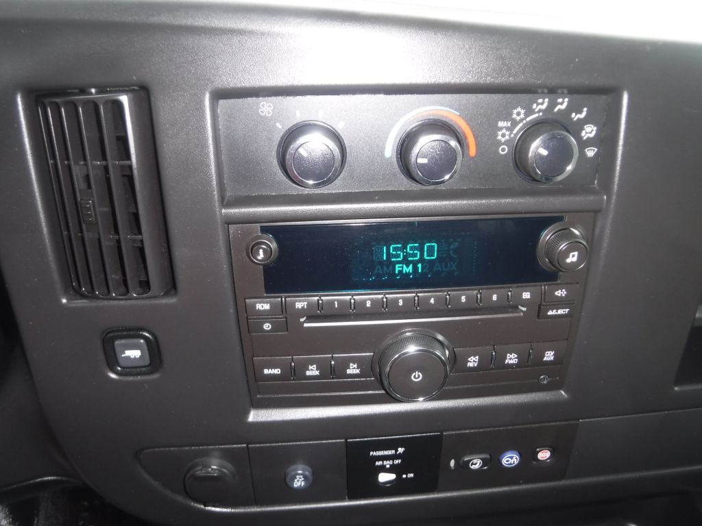 2014 Chevrolet Express Image 35