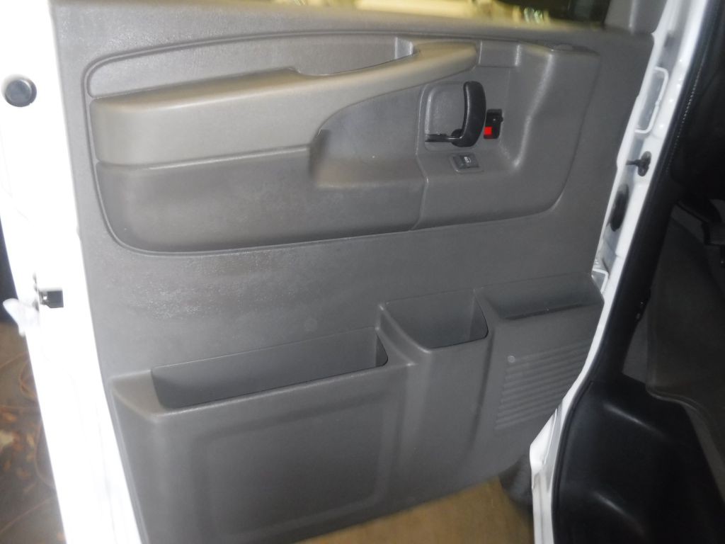 2014 Chevrolet Express Image 37
