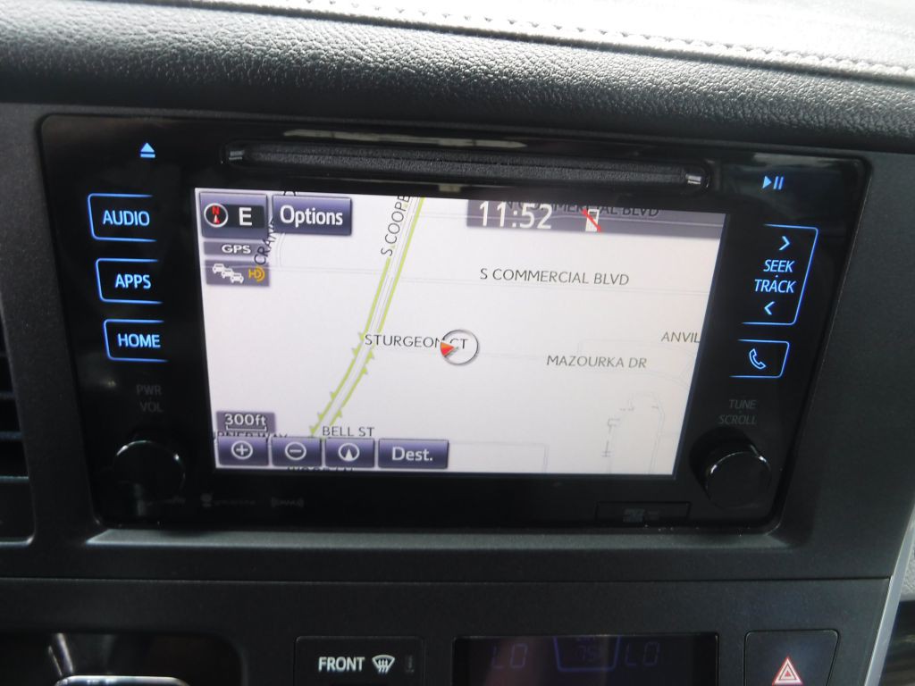 2017 Toyota Sienna Image 33