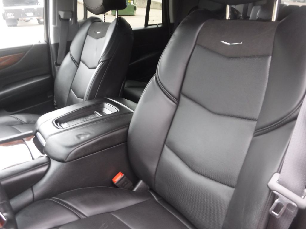 2015 Cadillac Escalade Image 22