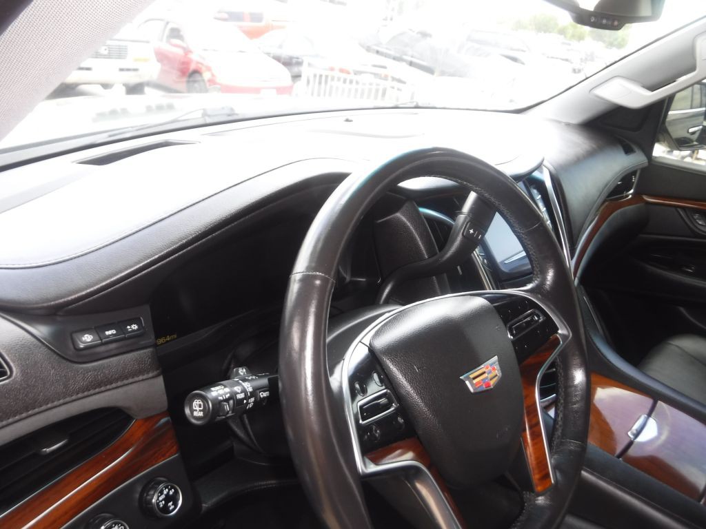 2015 Cadillac Escalade Image 24