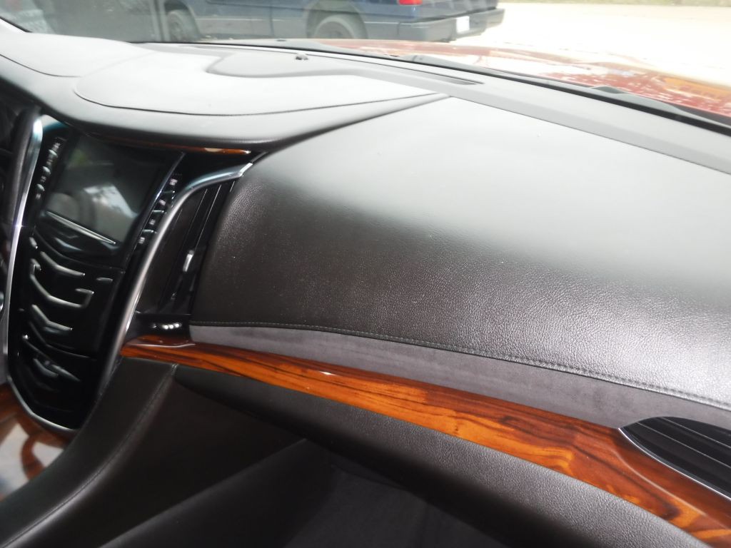 2015 Cadillac Escalade Image 25