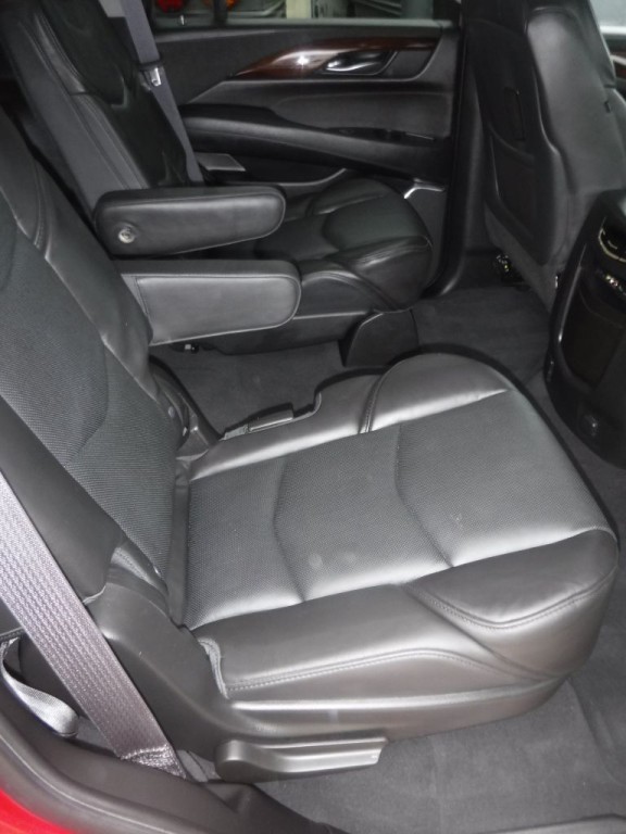 2015 Cadillac Escalade Image 27
