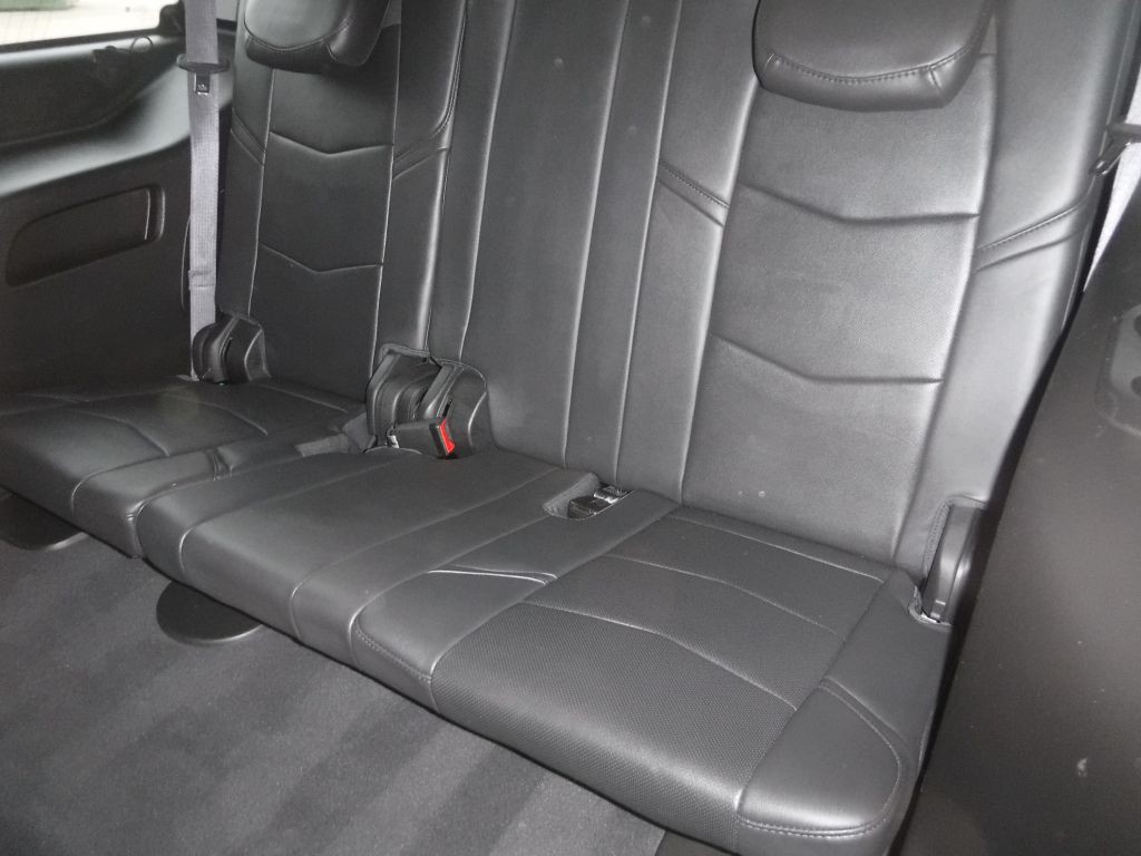 2015 Cadillac Escalade Image 30