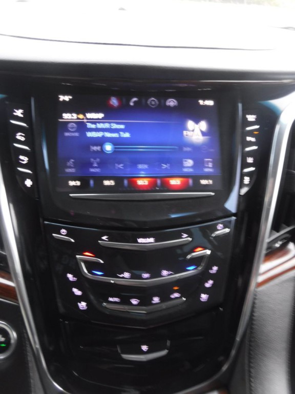 2015 Cadillac Escalade Image 36