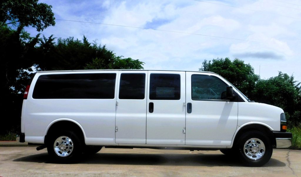 2020 Chevrolet Express Image 5