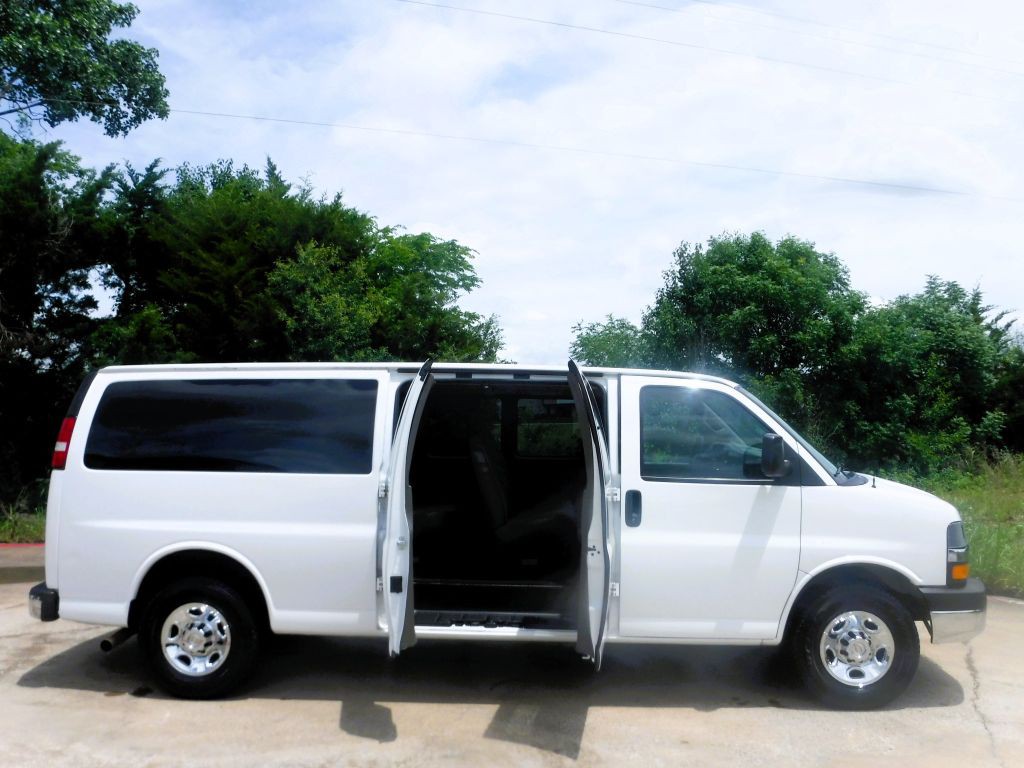 2020 Chevrolet Express Image 6