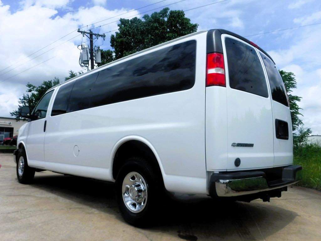 2020 Chevrolet Express Image 14
