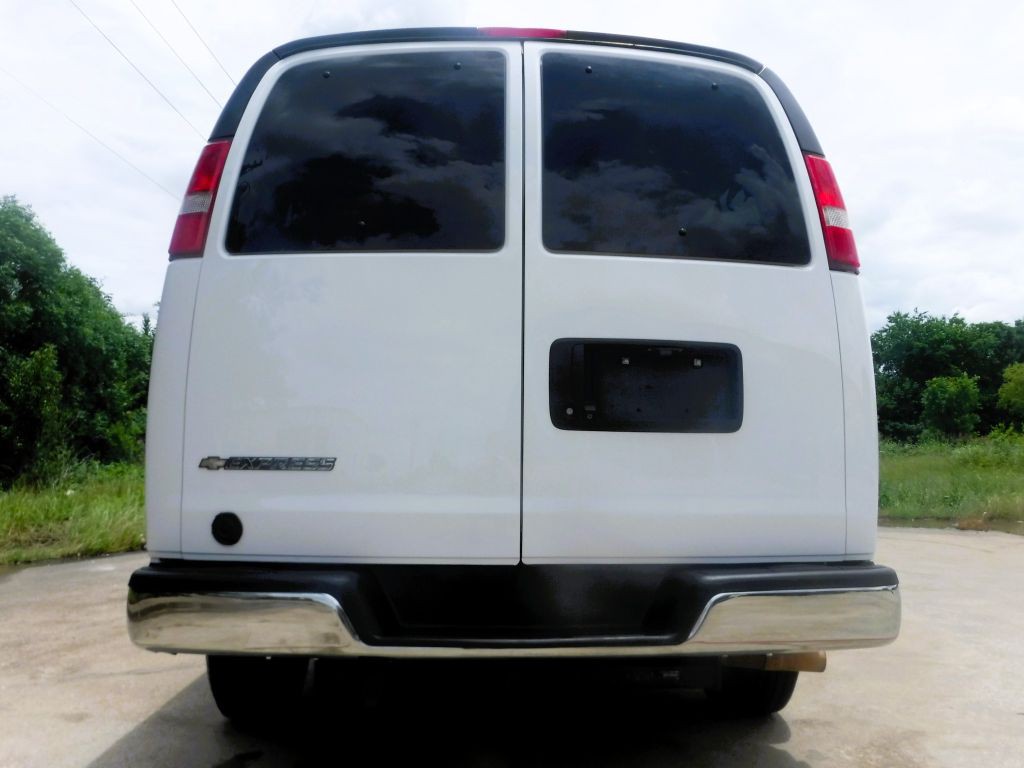 2020 Chevrolet Express Image 18