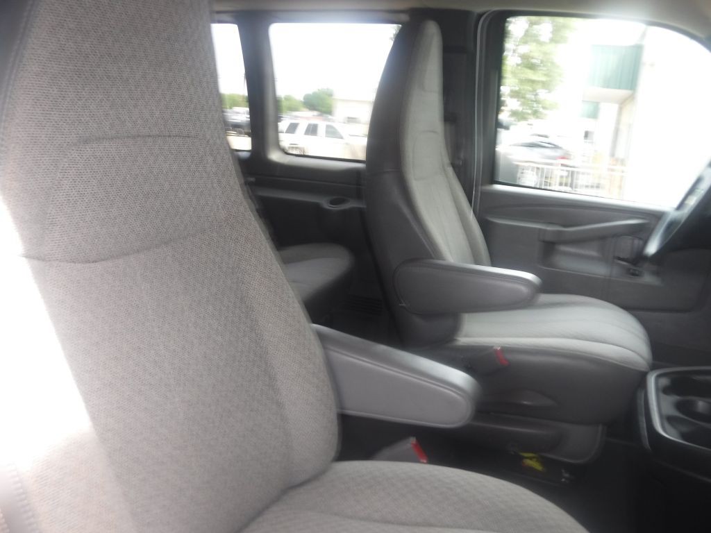 2020 Chevrolet Express Image 34