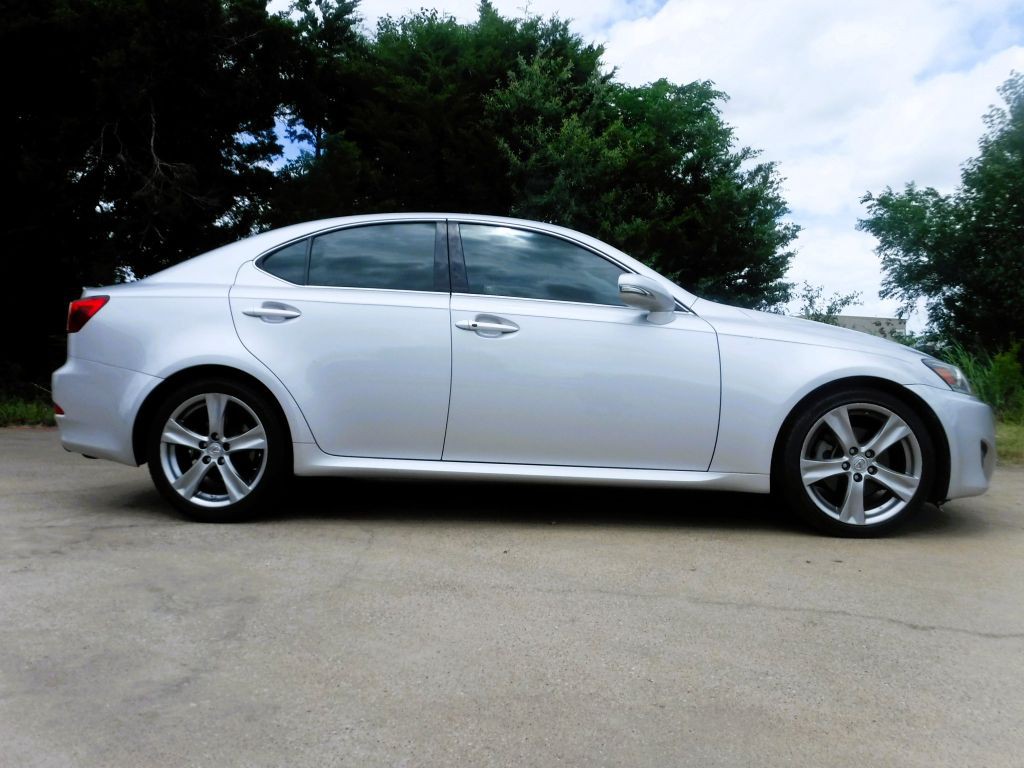 2011 Lexus IS Image 5