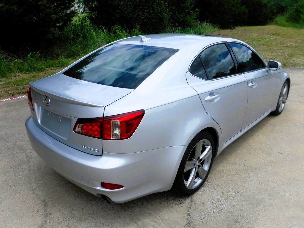 2011 Lexus IS Image 6