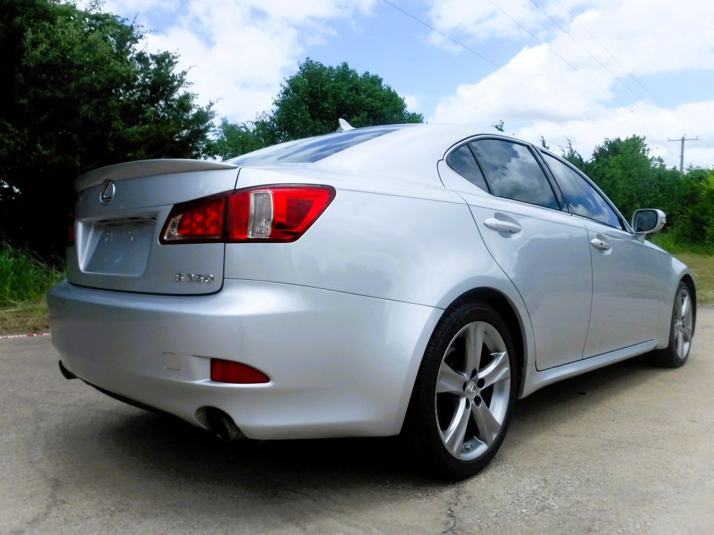2011 Lexus IS Image 7