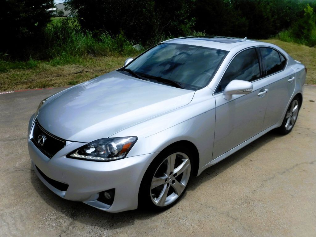 2011 Lexus IS Image 8