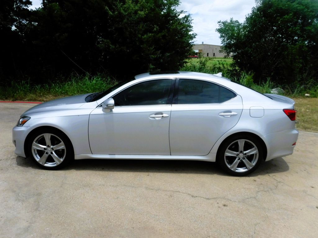 2011 Lexus IS Image 10