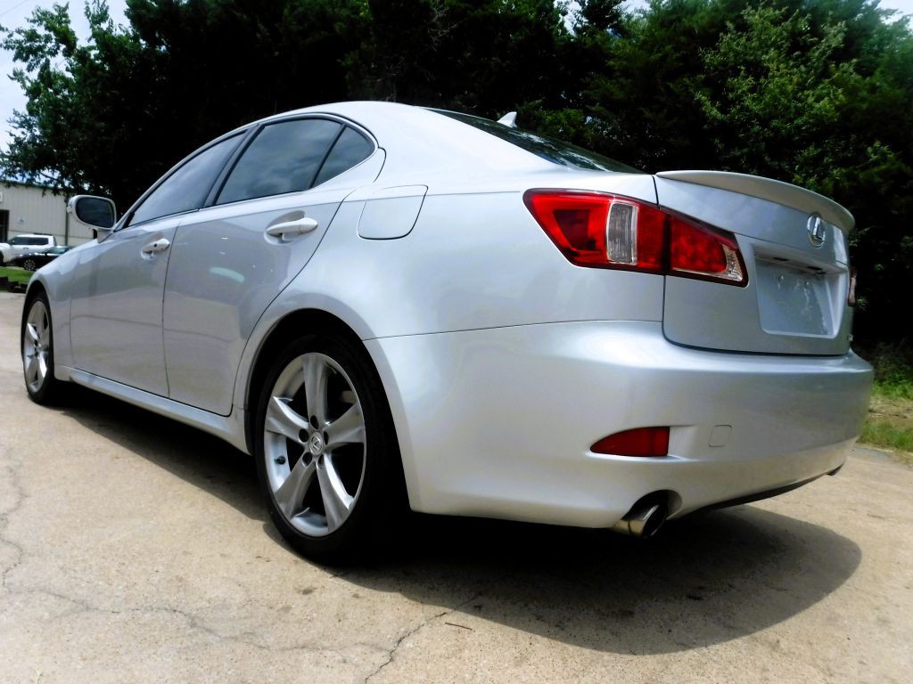 2011 Lexus IS Image 13