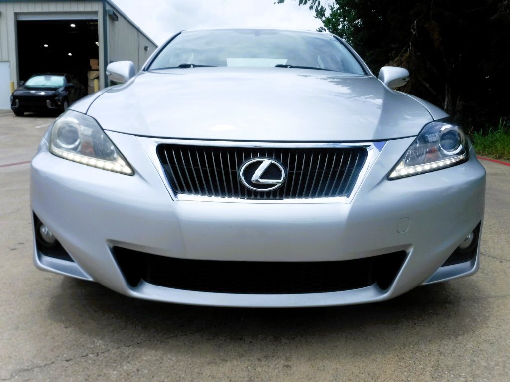 2011 Lexus IS Image 15