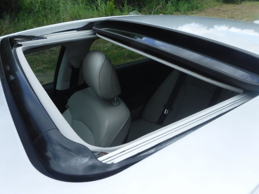 2011 Lexus IS Image 18