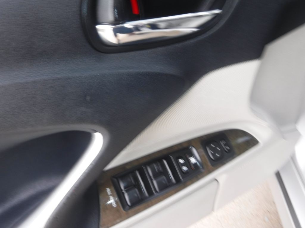 2011 Lexus IS Image 37