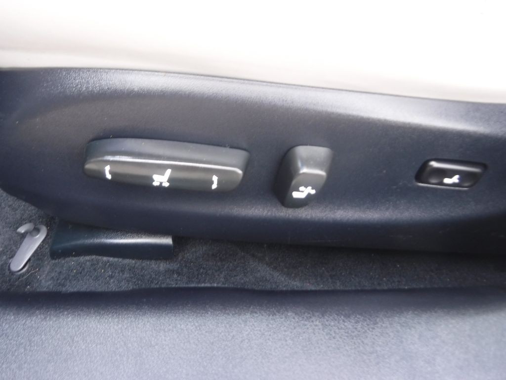 2011 Lexus IS Image 43