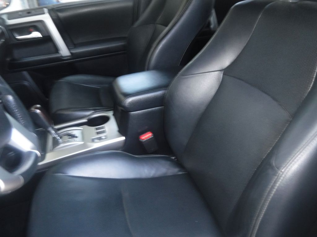 2014 Toyota 4Runner Image 28