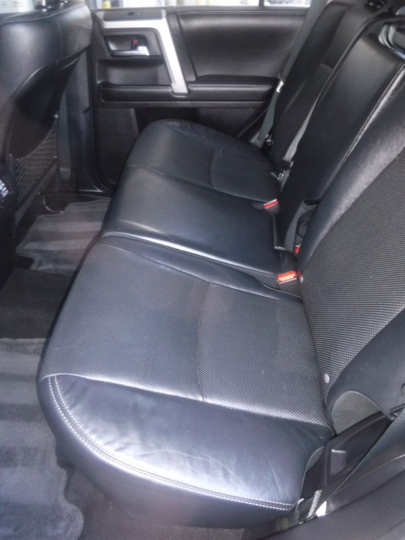 2014 Toyota 4Runner Image 32