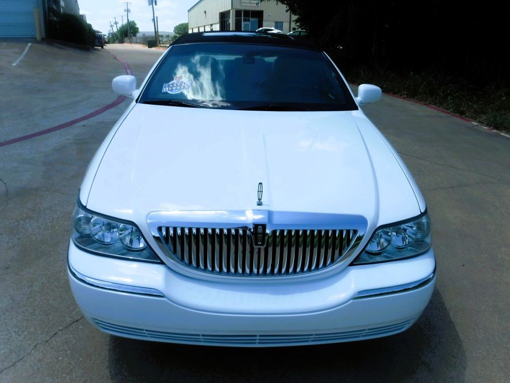 2003 Lincoln Town Car Image 14